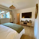 Jeane-rose, Maison En Bois Avec Piscine Dom wakacyjny