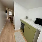 Dom wakacyjny Jeane-rose, Maison En Bois Avec Piscine Andernos-les-Bains