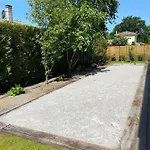Dom wakacyjny Jeane-rose, Maison En Bois Avec Piscine