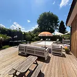 Jeane-rose, Maison En Bois Avec Piscine *