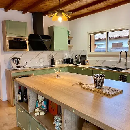Holiday home Jeane-rose, Maison En Bois Avec Piscine *