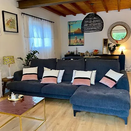 Jeane-rose, Maison En Bois Avec Piscine