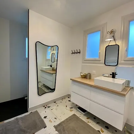 Holiday home Jeane-rose, Maison En Bois Avec Piscine *