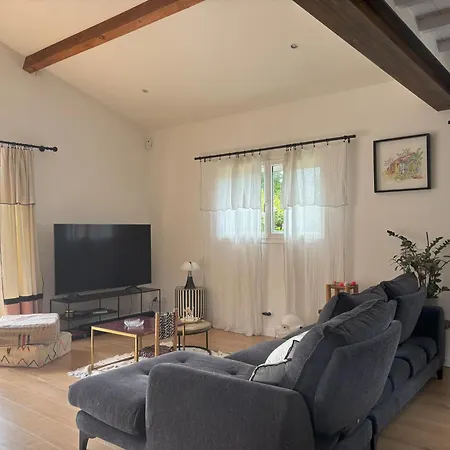 Jeane-rose, Maison En Bois Avec Piscine Holiday home *