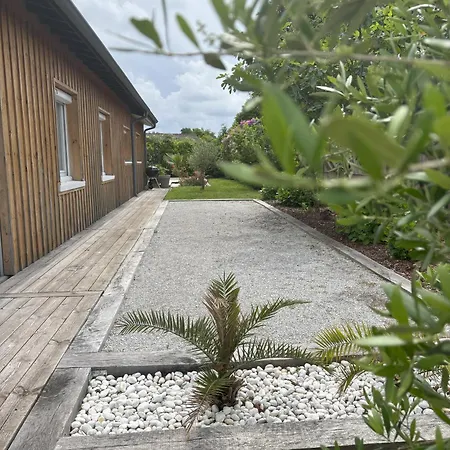 Holiday home Jeane-rose, Maison En Bois Avec Piscine Andernos-les-Bains
