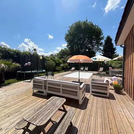 Jeane-rose, Maison En Bois Avec Piscine *