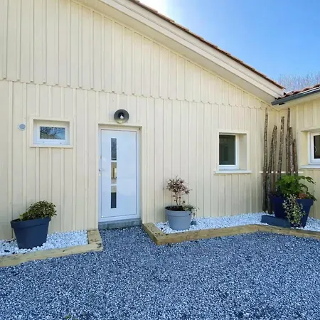 Jeane-rose, Maison En Bois Avec Piscine *