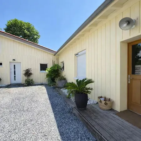 Jeane-rose, Maison En Bois Avec Piscine