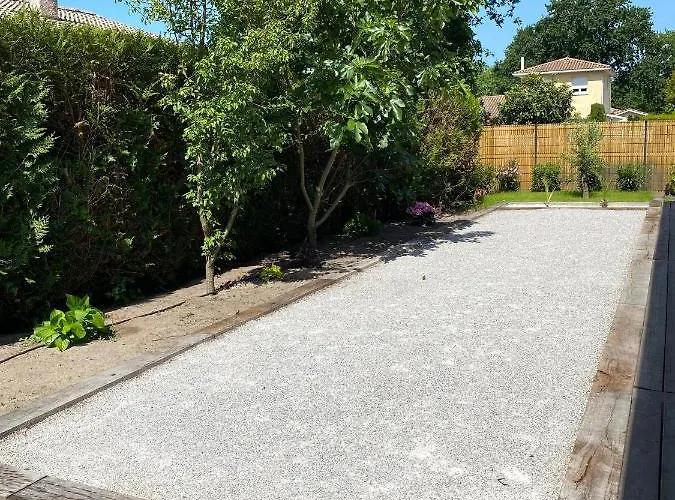 Vakantiehuis Jeane-rose, Maison En Bois Avec Piscine