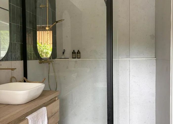 Vakantiehuis Jeane-rose, Maison En Bois Avec Piscine