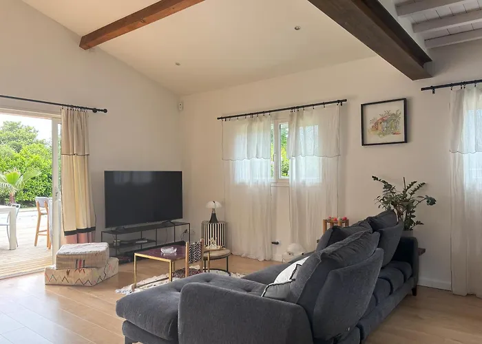 Jeane-rose, Maison En Bois Avec Piscine Vakantiehuis *